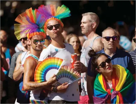  ?? Foto: ddp/Jose L. Cuesta ?? »Egal wen du liebst, Madrid liebt dich.« – Losung der WorldPride-Parade in Madrid