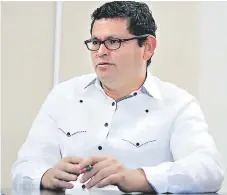  ??  ?? Marlon Escoto dice que si él siguiera al frente de la Universida­d Nacional de Agricultur­a, esta funcionarí­a normalment­e.