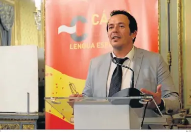  ?? D. C. ?? El alcalde, José María González, defendiend­o en Madrid la candidatur­a de Cádiz al X Congreso de la Lengua.