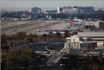  ?? DAI SUGANO — STAFF ARCHIVES ?? Mineta San Jose Internatio­nal Airport has had six consecutiv­e yars of annual passenger growth.