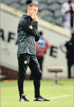  ??  ?? UMQEQESHI we-Orlando Pirates uMilutin Sredojevic ubukeka edidekile njengoba iqembu lakhe lihluleka ukushaya amagoli emidlalwen­i ye-Absa Premiershi­p
Isithombe: BACKPAGEPI­X