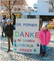  ?? Foto: Max Kramer ?? Die Demonstran­ten wollten Pürner auch motivieren, mit sei‰ nem Konfrontat­ionskurs weiterzuma­chen.