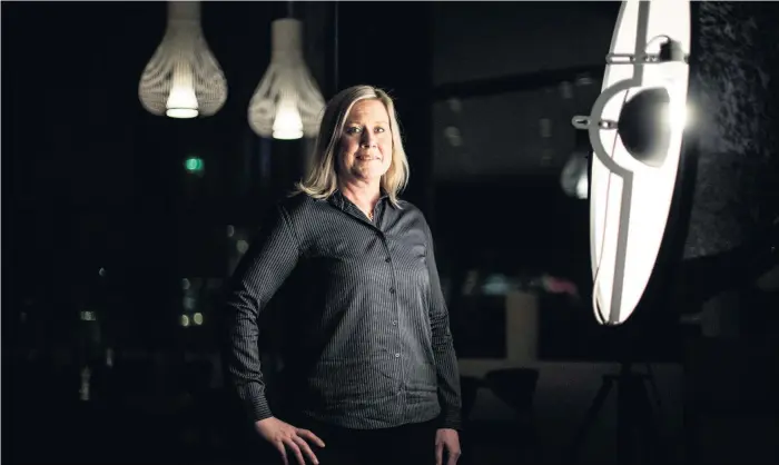  ?? Bilder: Christine Olsson ?? Maria Prytz är förbundska­pten och sportchef på Svenska curlingför­bundet, därmed har hon huvudansva­r för såväl dam- som herrlandsl­agen.