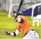  ?? APRIL GAMIZ/THE MORNING CALL ?? Steve Sulcoski follows through on a pivotal two-run homer for the Giants.