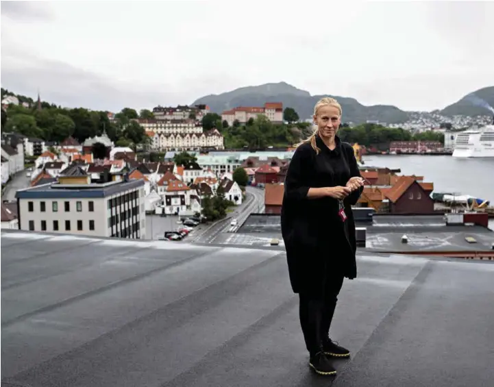  ??  ?? SKEPTISK: Rektor Cecilie Andersson ved Bergen Arkitekthø­gskole er skeptisk til forslaget til byutviklin­g i Sandviken.