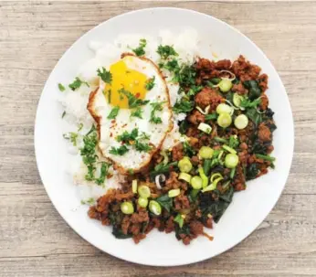  ?? AMBER SHORTT/TORONTO STAR ?? Use leftover shrimp paste, fish sauce and spinach (instead of basil) to whip up this pad ka-prao-inspired stir-fry.