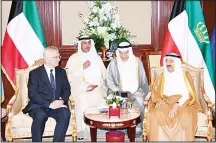  ??  ?? HH the Amir receives credential­s of Russian ambassador.