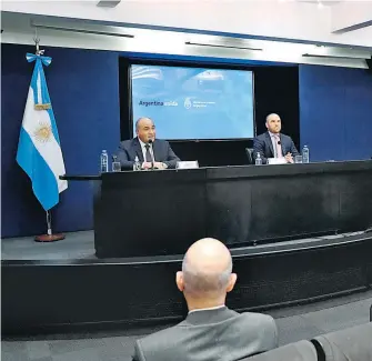  ?? ?? Funcionari­os del gobierno y del FMI anunciaron la conformaci­ón del acuerdo
PRESIDENTE DE ARGENTINA