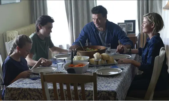  ?? CBC/Netflix ?? Actors Taylor Thorne, left, Spencer MacPherson, William Baldwin and Kathleen Robertson star in the new family drama Northern Rescue, which is shot in Ontario.