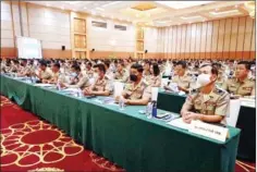  ?? BTV ?? Interior ministry officials hold a meeting to monitor and strengthen anti-drug operations on August 23.