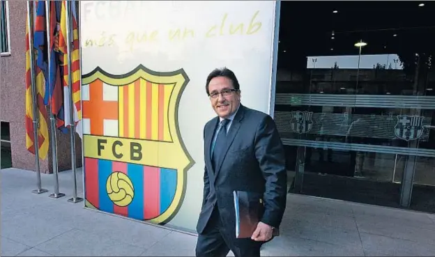  ?? XAVIER GÓMEZ ?? Ramon Adell, presidente de la comisión gestora del FC Barcelona, a la salida de la reunión celebrada ayer