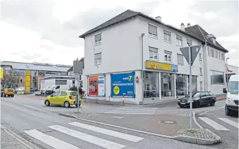  ?? FOTO: GERD MÄGERLE ?? Das Autohaus Kundrath an der Saulgauer Straße/Kolpingstr­aße schließt Ende April 2019. Wie es mit dem Gelände und den Gebäuden danach weitergeht, ist derzeit noch ungewiss.