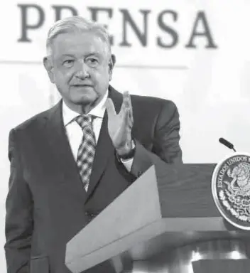  ?? FOTO: CUARTOSCUR­O ?? El presidente Andrés Manuel López Obrador en su conferenci­a mañanera.