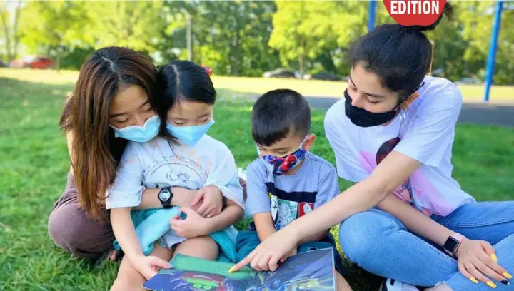  ?? Courtesy of Children of Steel ?? Jennifer Lin, 16, left, and Maryam Algalay, 15, right, help tutor their siblings, Angie Lin, 9, and Jafer Algalay, 4.