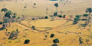  ?? UNIVERSITY OF EXETER VIA THE WASHINGTON POST ?? An aerial photo of one of the structures uncovered in a recent study of pre-Columbian archaeolog­ical sites in the Amazon.