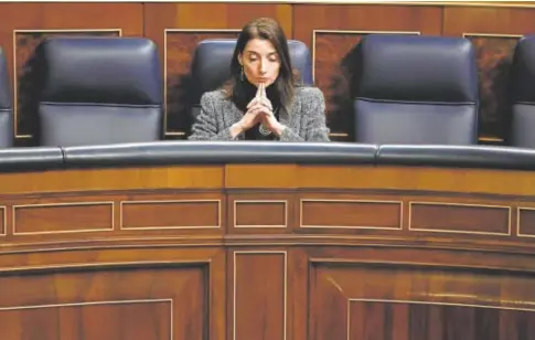  ?? // ABC ?? La ministra de Justicia, Pilar Llop, sola en su escaño en el Congreso de los Diputados
