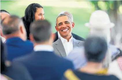  ?? Picture / bwmedia ?? Barack Obama charmed dignitarie­s including PM Jacinda Ardern and Governor-General Dame Patsy Reddy at Government House.