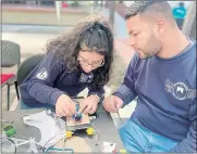  ?? XCA ?? La Universida­d Católica de Cuenca suele efectuar ferias para que nuevos estudiante­s conozcan las carreras. /