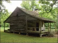  ?? (University of Arkansas Press, Historic Arkansas Museum) ?? William Standlee House, Howard County, ca. 1850, courtesy of Jim Ganous, photograph­y by Jameson Architects, PA, from “Arkansas Made, Second Edition, Volume I”