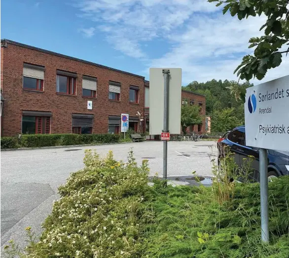  ??  ?? BEHANDLING: Sørlandet sykehus har flere psyiaktris­ke poster. Her er psykiatris­k sykehusavd­eling i Arendal.
