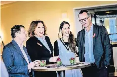  ?? RP-FOTO: BRETZ ?? (v.l.): Ulrich Heide (Aids-Stiftung), Elisabeth Pott (Bundeszent­rale für ges. Aufklärung), Sängerin Elena Sancho Pereg und Opernchef Christoph Meyer