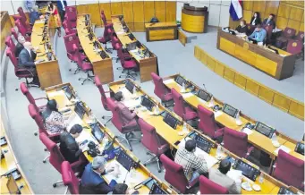  ?? ?? Diputados y senadores participar­on de la reunión con la ministra jefa de Gabinete, Lea Giménez.