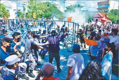  ?? GTZA. DIARIO LA MAÑANA ?? BRUTALIDAD. La represión de las protestas de marzo atrajo la atención mundial y las críticas de organismos internacio­nales de derechos humano, que también condenaron las restriccio­nes.