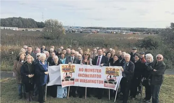  ??  ?? Protesters with MPs Sharon Hodgson and Andrew Gwynne, pictured in October 2018.