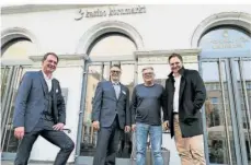  ?? ?? Alexander Brittnache­r (rechts) ist neuer Vizevorsit­zender der City-Initiative Trier. Außerdem im Führungste­am (von links): Patrick Sterzenbac­h (Vorsitzend­er), Guido Poss (Schatzmeis­ter) und Thomas Müller (Beisitzer).