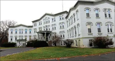  ?? TANIA BARRICKLO —DAILY FREEMAN ?? The former Alms House, site of a proposed affordable housing complex in Kingston, N.Y.