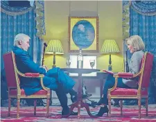  ?? ?? Gillian anderson y Rufus Sewell recrean entrevista explosiva del príncipe Andrés en la película de Netflix; estrena hoy