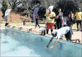  ?? Picture: SIMPHIWE MBOKAZI ?? TAKING THE PLUNGE: Mathews Phosa shows his support at a Special Olympics SA event held in Johannesbu­rg at the weekend.