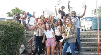  ?? Picture: SID PENNEY. ?? WE MADE IT!:Pupils of PJ Olivier High School ’ s matric class of 2019 celebrate after receiving their results at the school last week. The school’s top matric pupil was Simone Schoonbee (centre, in front, with white T-shirt) who became a PJ Olivier pupil at the tender age of five. This year she will study towards her B.Com degree (computer science and informatio­n systems) at Nelson Mandela University in Port Elizabeth. She is the daughter of Ezra and Johlene Schoonbee who farm in the Salem district. Her father is the deputy chairperso­n of the PJ Olivier school governing body.