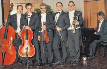  ?? FOTO: SALONIKER ?? Die Stuttgarte­r Saloniker unter der Leitung von Patrick Siben (rechts) gastieren am Sonntag im Rittersaal von Schloss Hohenstadt.