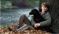  ??  ?? Prince Edward with Frances at Buckingham Palace, aged 18