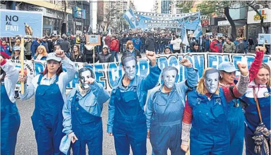  ?? (PEDRO CASTILLO / ARCHIVO) ?? Paro y marcha. Luz y Fuerza realizará una asamblea hoy y mañana a las 10, y luego marchará. La medida de fuerza es sin plazo.