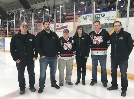  ?? KIMBERLEY BULLETIN/ BLACK PRESS ?? From left, Kimberley Dynamiters president James Leroux, donor Mike Gould, Gould’s step-brother Duane Johnson, Dynamiter board members Karrie Hall, Al Rice and Troy Pollock.