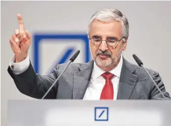  ?? FOTO: DPA ?? Erneut Spitzenrei­ter mit 800 000 Euro: Paul Achleitner, Chefkontro­lleur der Deutschen Bank.