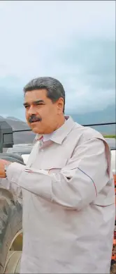  ?? FOTOS: AFP / AP ?? RESISTIRE. Maduro superó el fallido levantamie­nto del 30 de abril y emprendió ahora una ofensiva contra la oposición, a la que acusó de organizar un intento de “golpe de Estado”.