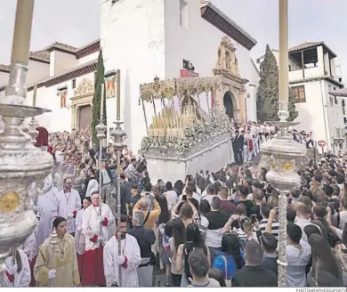  ?? PHOTOHRAPH­ERSSPORTS ?? El escenario en el que se celebra la Semana Santa de Granada es valorado en toda la región.