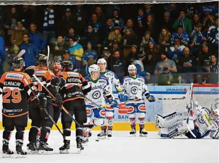  ??  ?? Die Grazer hatten allen Grund zur Freude: Das Team von Doug Mason holte gegen den VSV ein 5:2 GEPA (2)