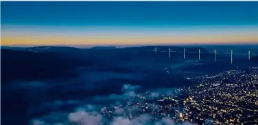  ?? ?? En bas : Millau dans toute sa splendeur avec son fameux Viaduc