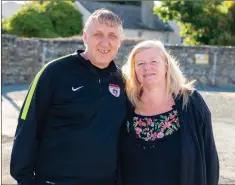 ?? Photo: Leigh Anderson ?? Kieran ‘Tarzan’ O’Brien and his wife Tracy at the Carlisle Grounds in Bray last weekend.