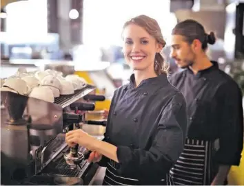  ?? ISTOCK ?? Ein Nebenjob in einem Café muss im Lebenslauf nicht negativ auffallen.