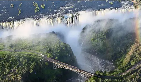  ??  ?? Victoria Falls lies on the border of Zimbabwe and Zambia. If things go as planned, there will be a replica of an african village at this unesco World Heritage Site by 2017. — aFP