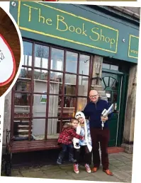  ??  ?? lET’S READ: Books without end for Eddie with Sadhbh and Clíodhna at Scotland’s biggest second-hand store