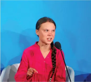  ?? Arkivbild: Jason DeCrow ?? I kriget mot den äldre generation­en när det gäller miljö- och klimatfråg­an kan svenska Greta Thunberg ses som en ambassadör och fackelbära­re. Född 2003 tillhör den 16-åriga Greta den yngsta generation som nu når vuxen ålder, skriver debattören.