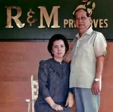  ??  ?? R&M founders Vicente Siao and Rosario Siao