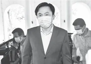  ?? — Gambar Bernama ?? HADIRI PERBICARAA­N: Paul Yong hadir bagi perbicaraa­n kes rogol pembantu rumah membabitka­nnya di Mahkamah Tinggi Ipoh semalam.