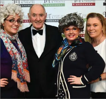  ??  ?? Actors Treasa Mc Bride and Rozlyn Sheridan with Tommy Leddy and Jenny Fagan at the show ‘It’s wine o’ clock’ at the TLT concert hall